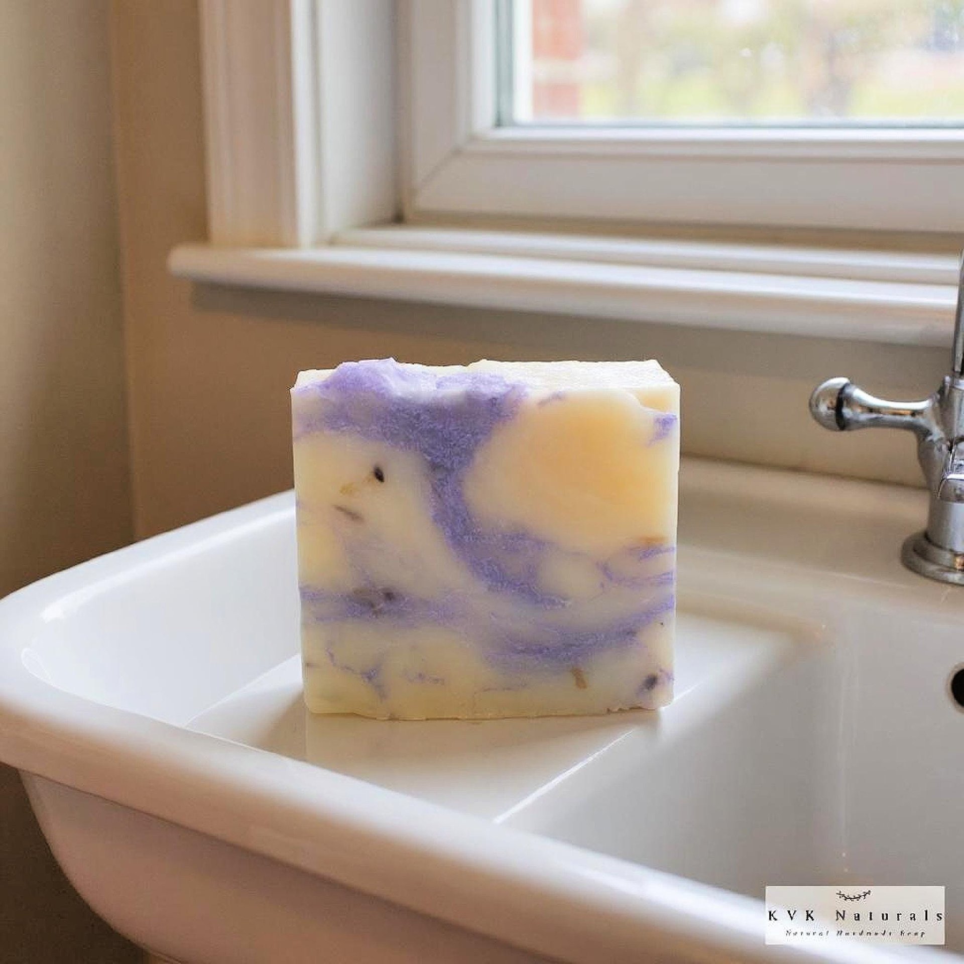 Lavender Flowers Soap Bar -  Natural Handmade Organic Soap, Cold Process Bar, Homemade Soap
